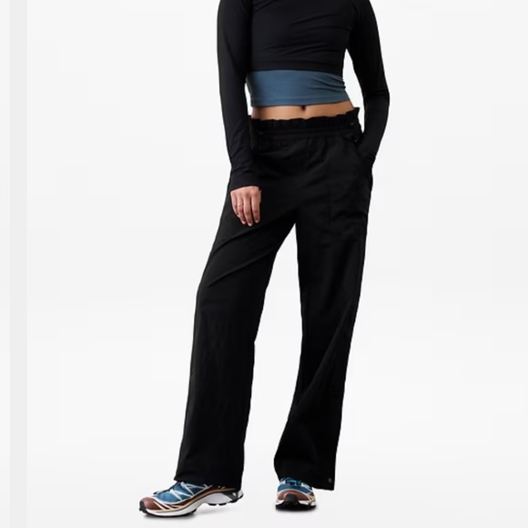 ATHLETA Trekkie High Rise Parachute Pant Black -12 - Picture 3 of 15
